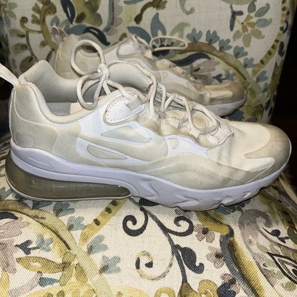 Nike shoes - Picture 1 of 3